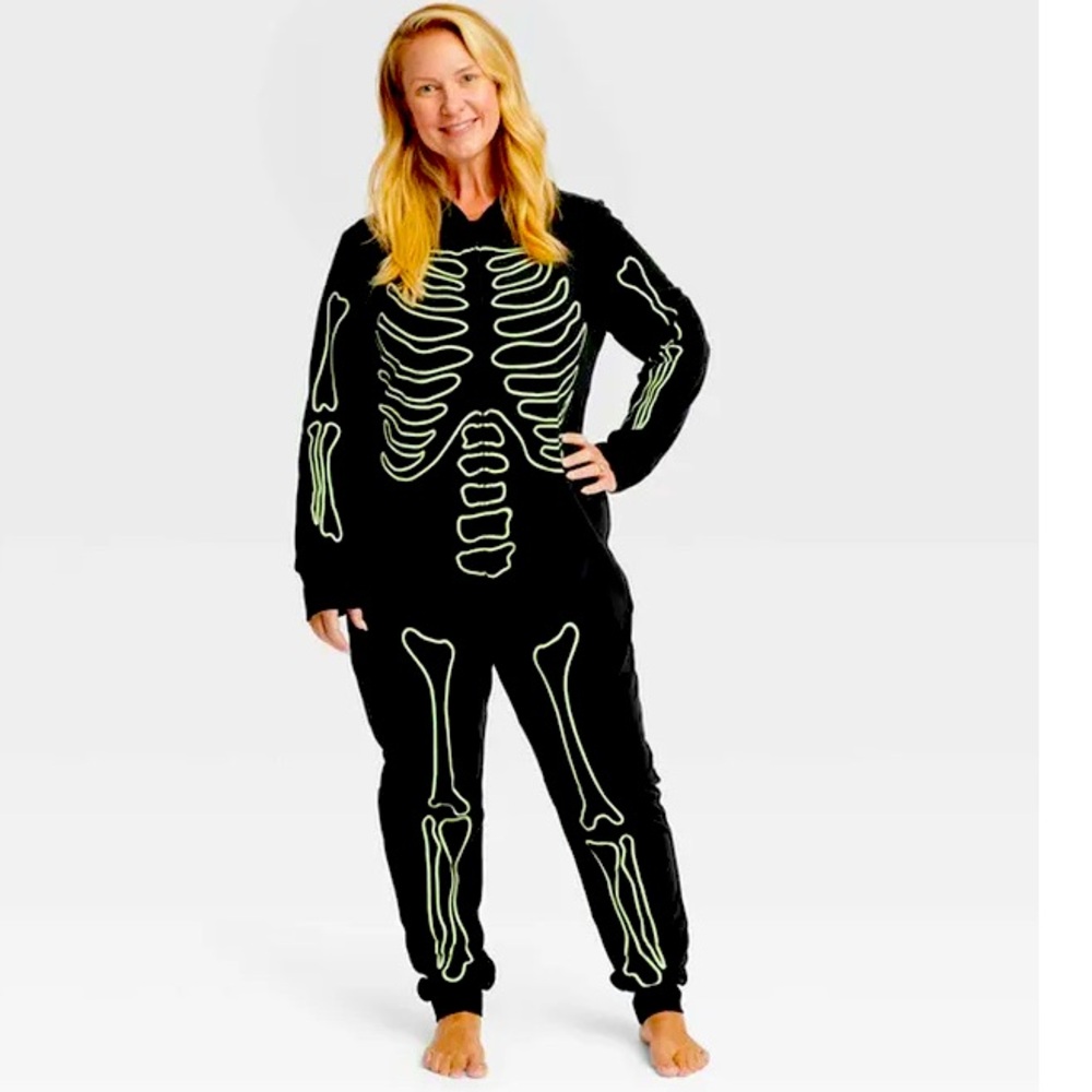 Women’s One piece hooded pajama sz L